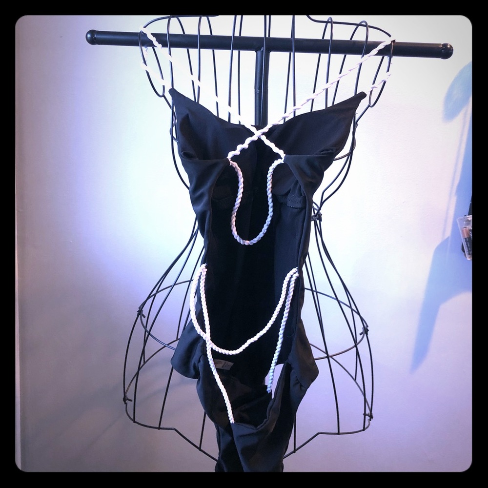 Bathing suit - Picture 2 of 4